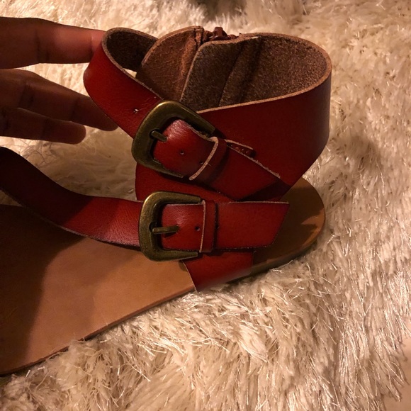 Spring/Summertime sandals - Picture 3 of 4